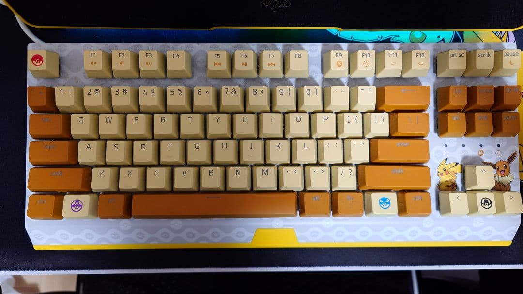 ポケモンモデルRAZER BLACK WIDOW V3 有線ゲーミングキーボード