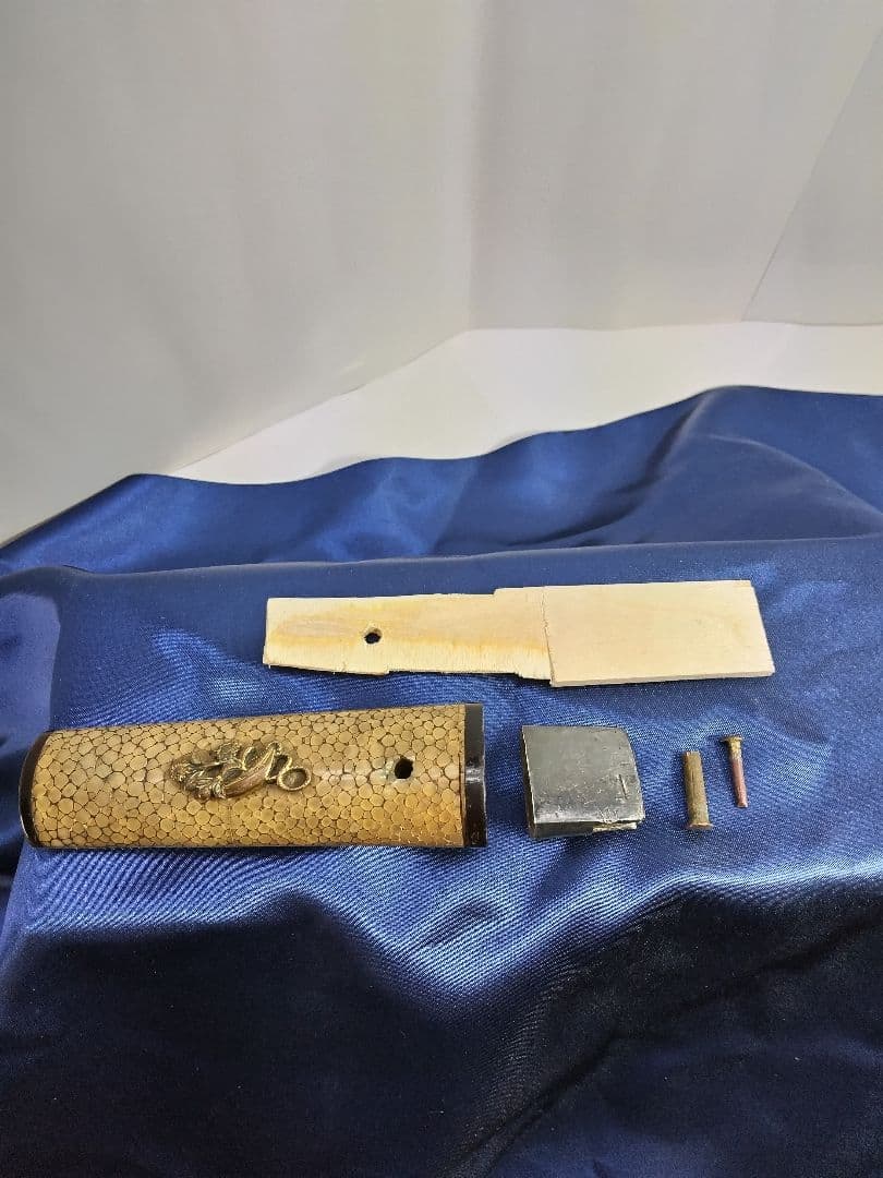 短刀の柄 ・ 目貫・ はばき