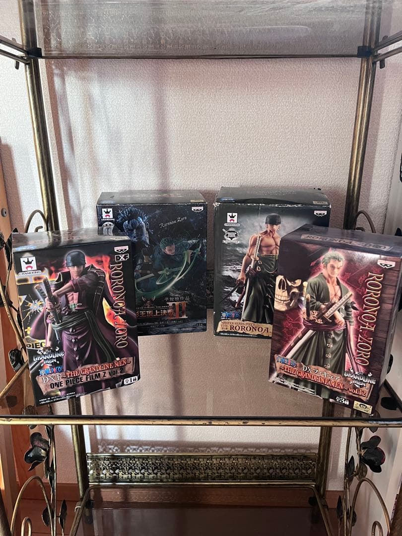 ワンピース　ロロノア・ゾロ フィギュア 未開封および開封品