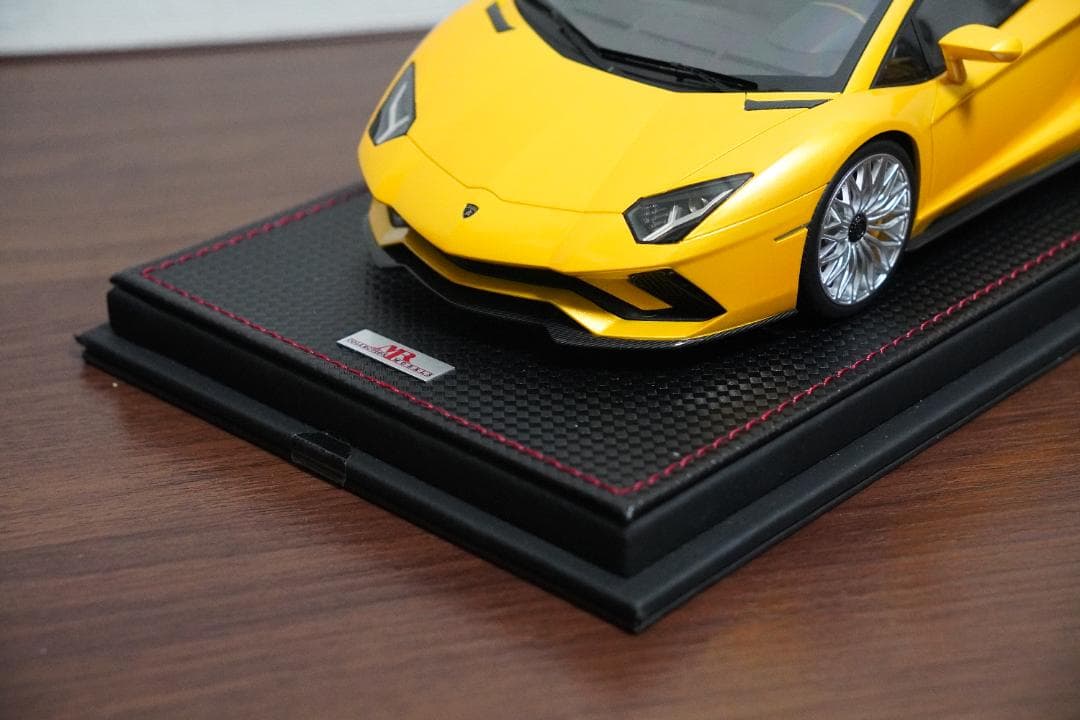 MRコレクション 1/18 ランボルギーニアヴェンタドール S