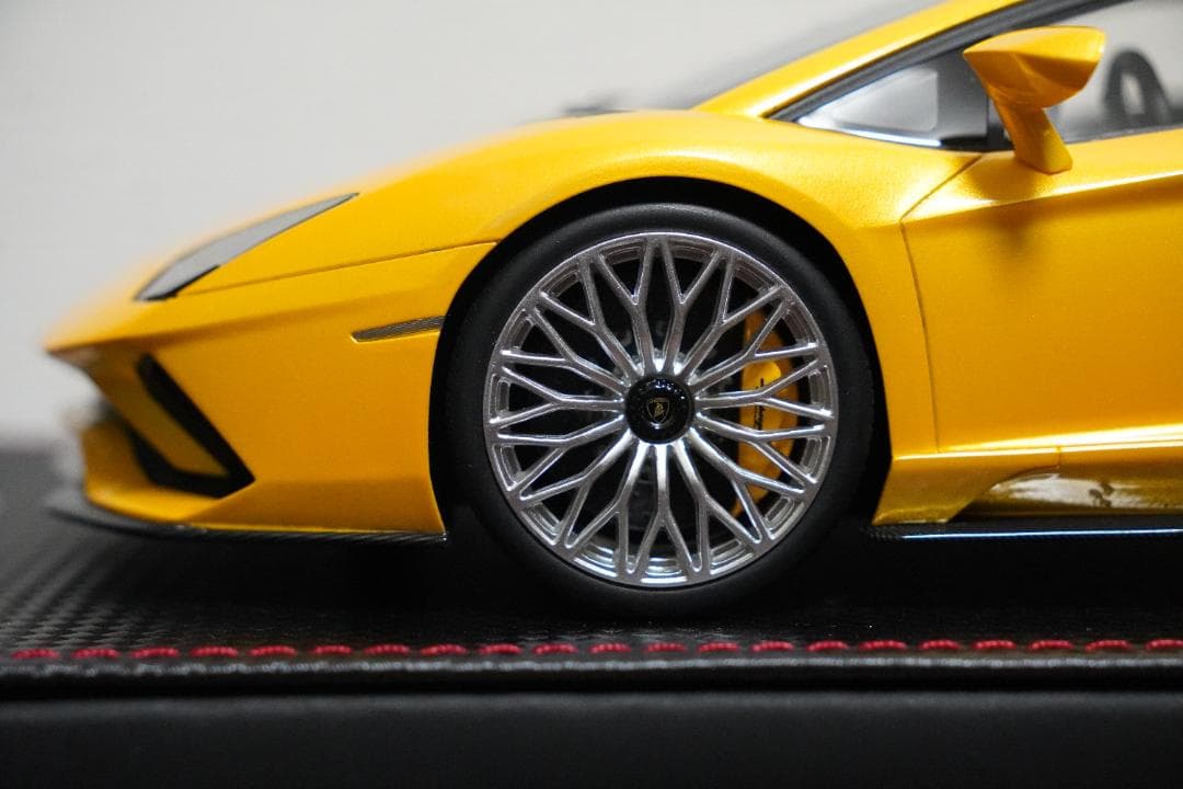 MRコレクション 1/18 ランボルギーニアヴェンタドール S