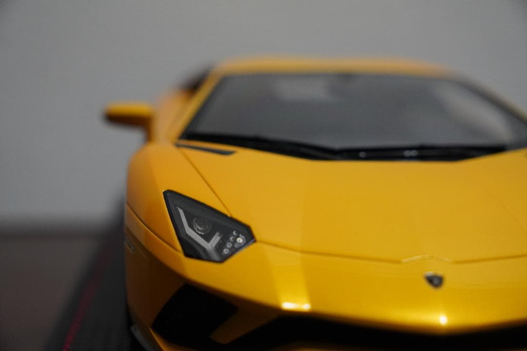 MRコレクション 1/18 ランボルギーニアヴェンタドール S