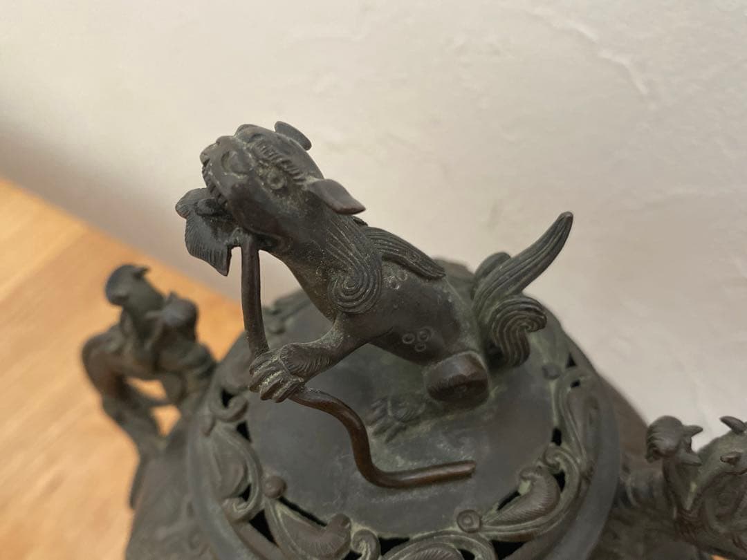 古玩 獅子蓋龍耳香炉 三脚香炉　銅器彫刻 　香櫨　三つ足香炉　中国美術　朝鮮