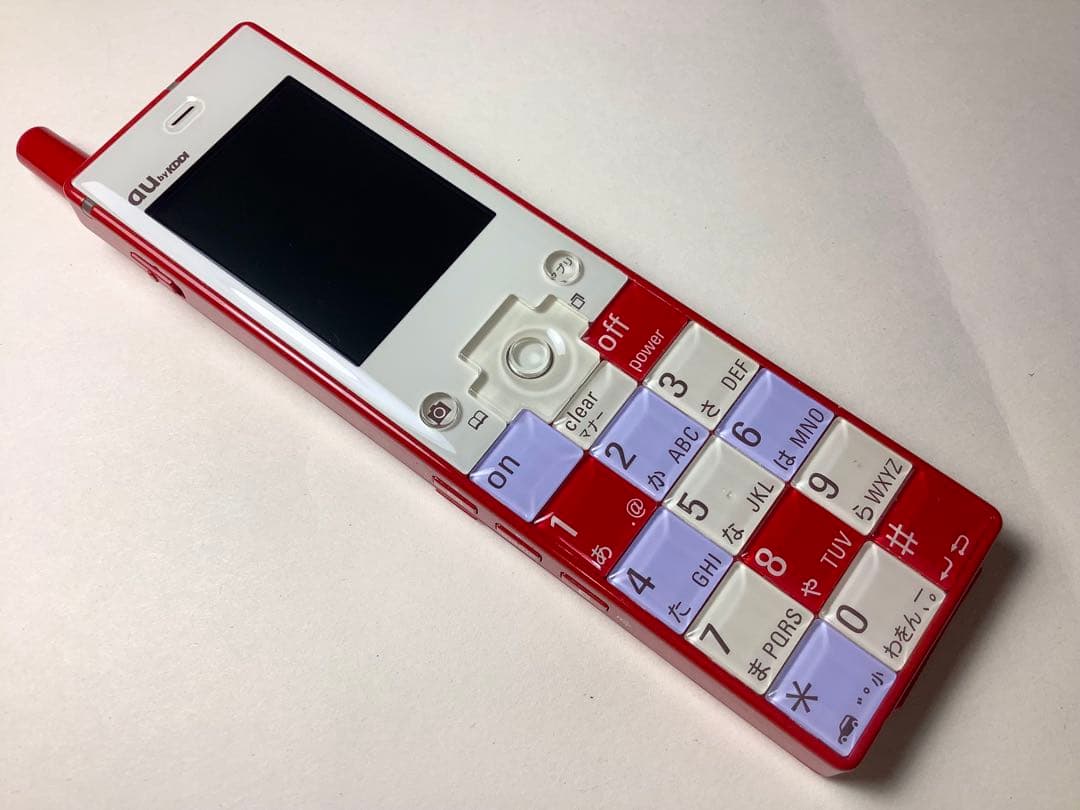 au INFOBAR 初代 ニシキゴイNISHIKIGOIと2世代目GRAY