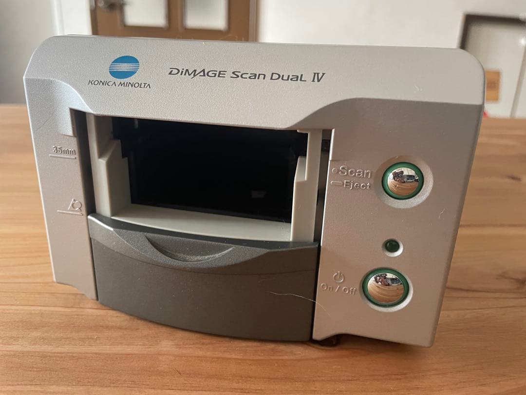 Konica Minolta DiMAGE Scan Dual IV 本体