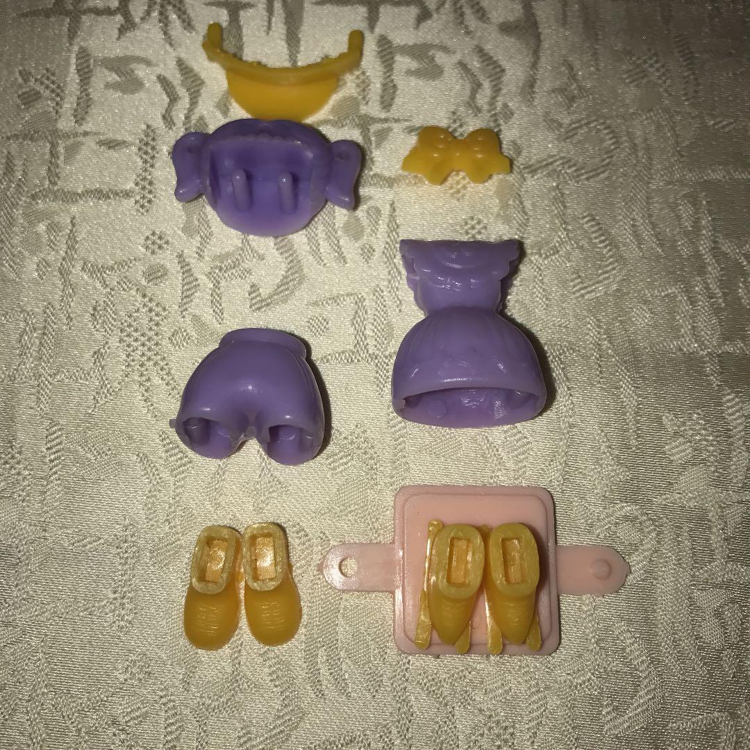 グリコおまけ　昭和　レトロ　パピーちゃん(バレーボールウェア　スケートドレス)