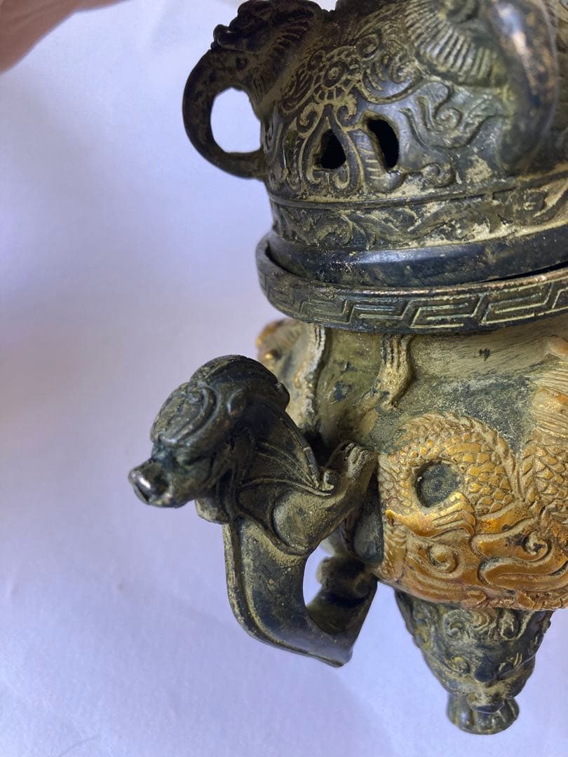 古香爐，「乾隆年製」在銘，古銅製。