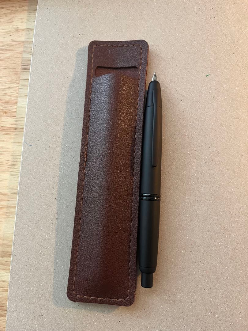 パイロット　キャップレス万年筆　F