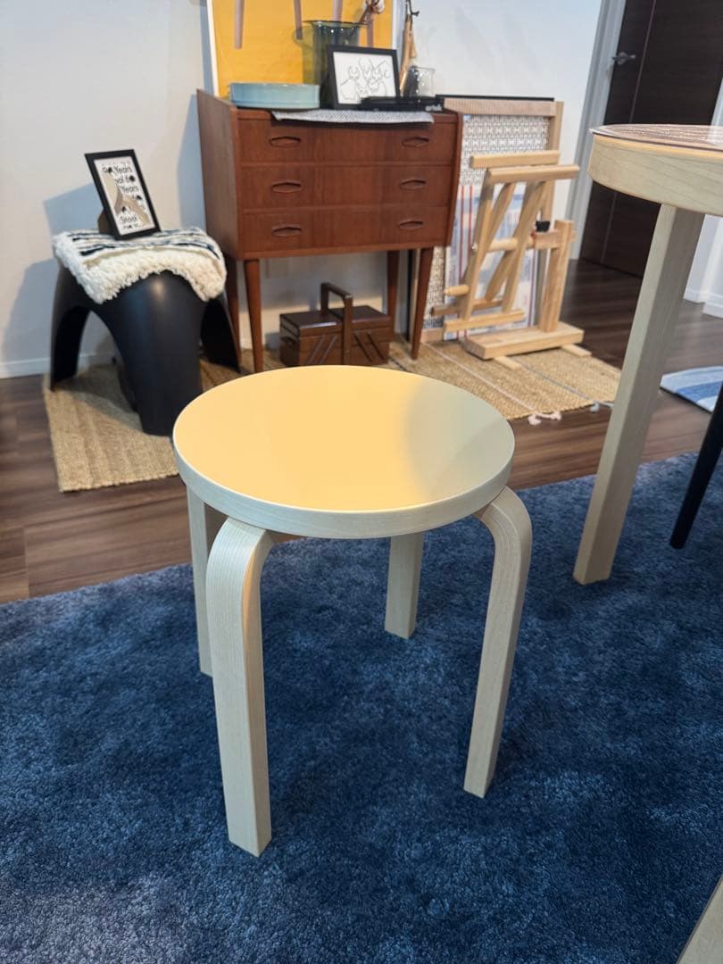 ほぼ新品　artek スツール E60 クレイ　4本脚
