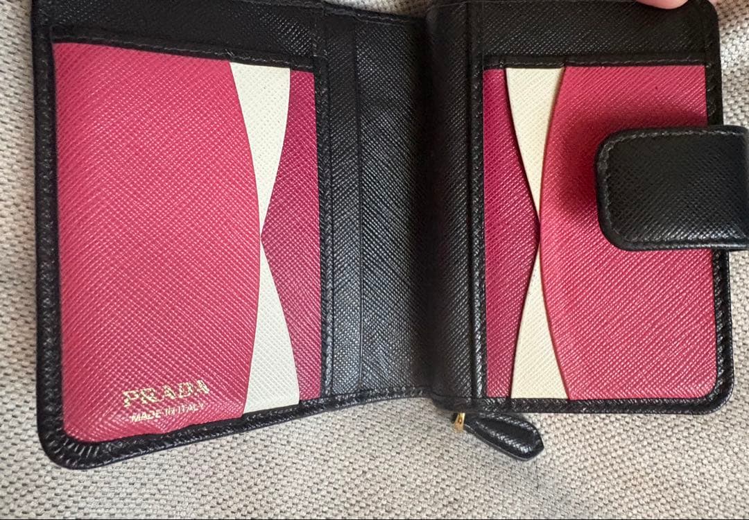 最終値下げ　PRADA サフィアーノマルチカラー財布