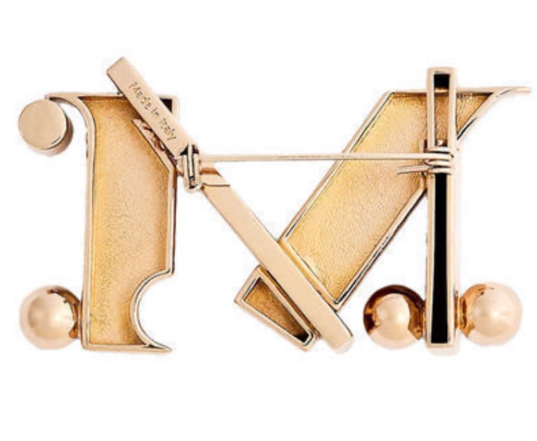 新品！限定アイテム！MaxMara ゴールド M型ブローチ　レア　美品