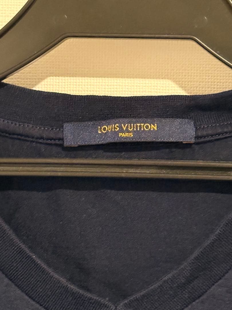 Louis Vuitton ネイビー Vネック Tシャツ　交渉可