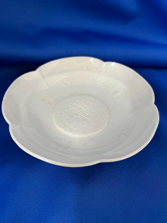 中国古美術　宋時代蓮花型影青皿　共箱、共布、共紙付き　Xg-74