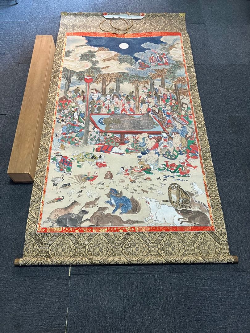 掛軸 釈迦涅槃図 大幅軸 紙本 彩色 仏画 仏教美術 年代物 時代物 合箱