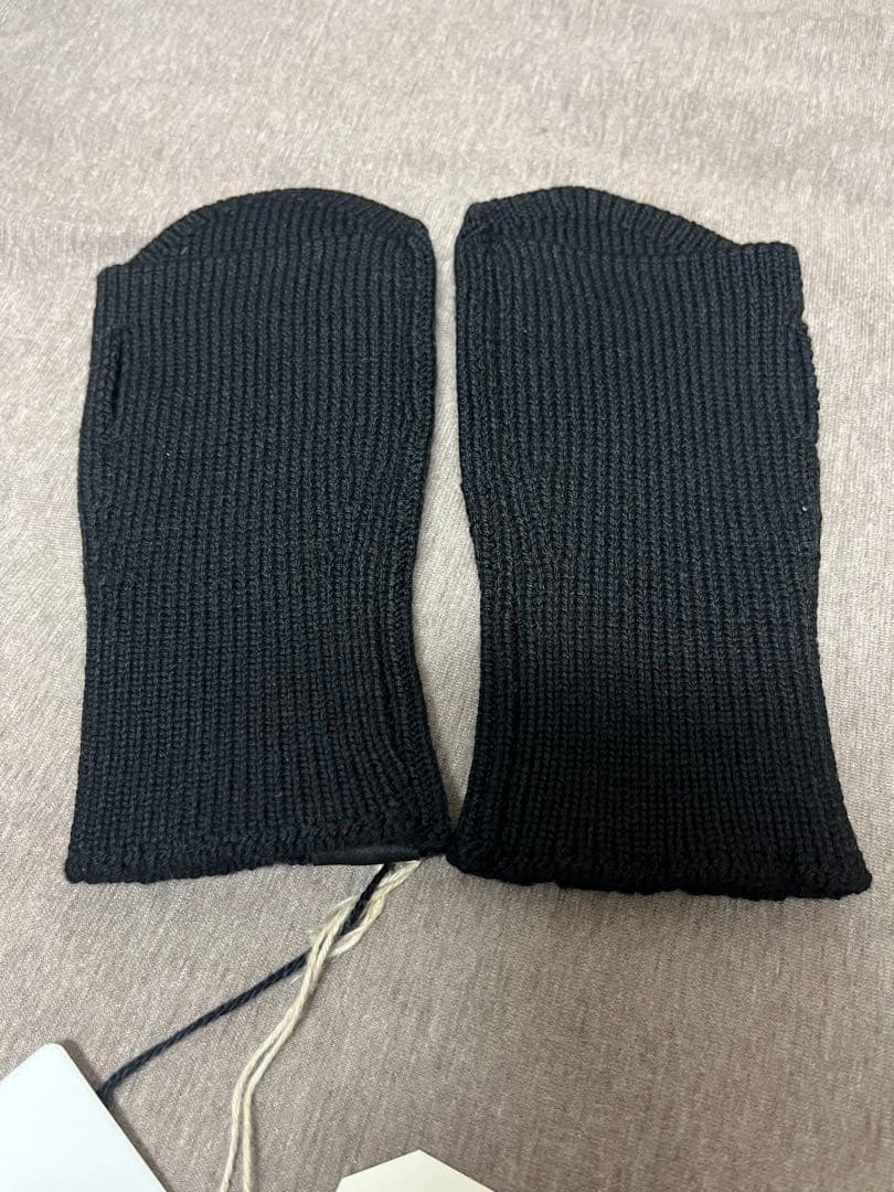 新品タグ付！⭐︎ BATONER バトナー　ソリッドウール　ハンドウォーマー　黒