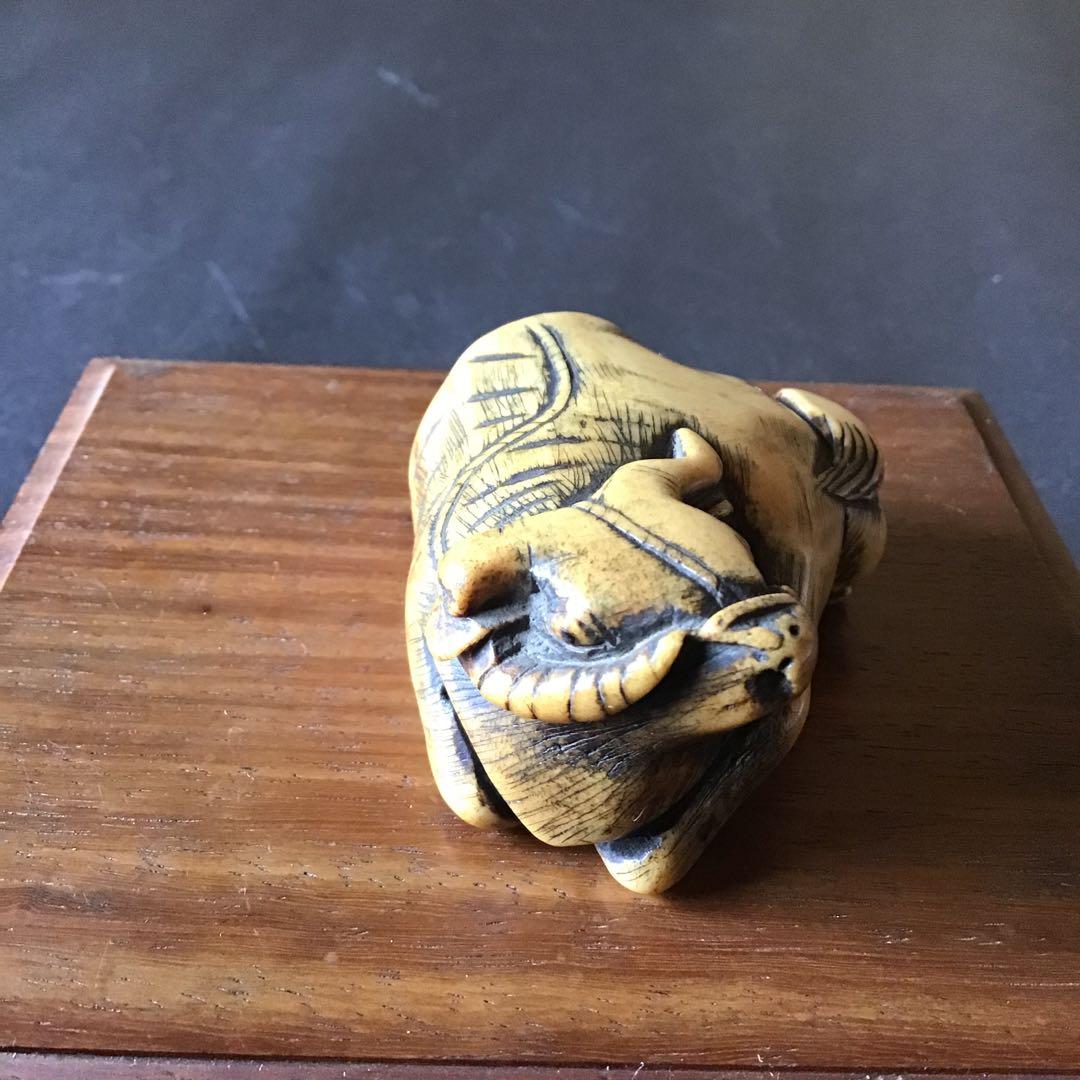 大根付け　「牛」　江戸時代保証　材質日本ホンシュウ鹿角　　　　　N