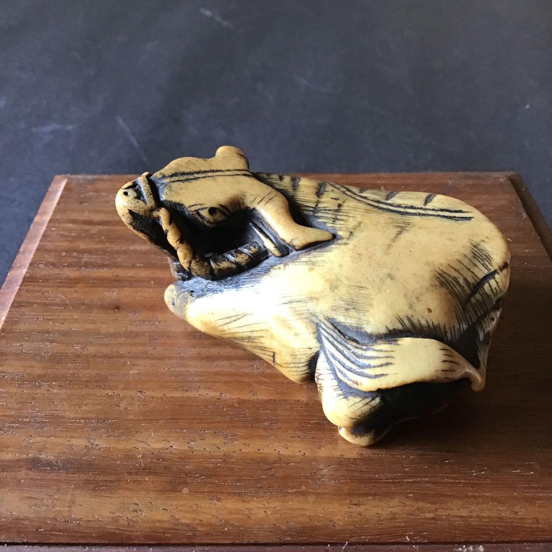 大根付け　「牛」　江戸時代保証　材質日本ホンシュウ鹿角　　　　　N