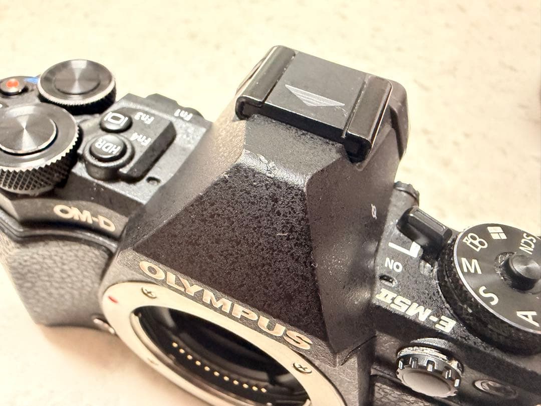 【レンズ付き】OLYMPUS OM-D E-M5 Mark II