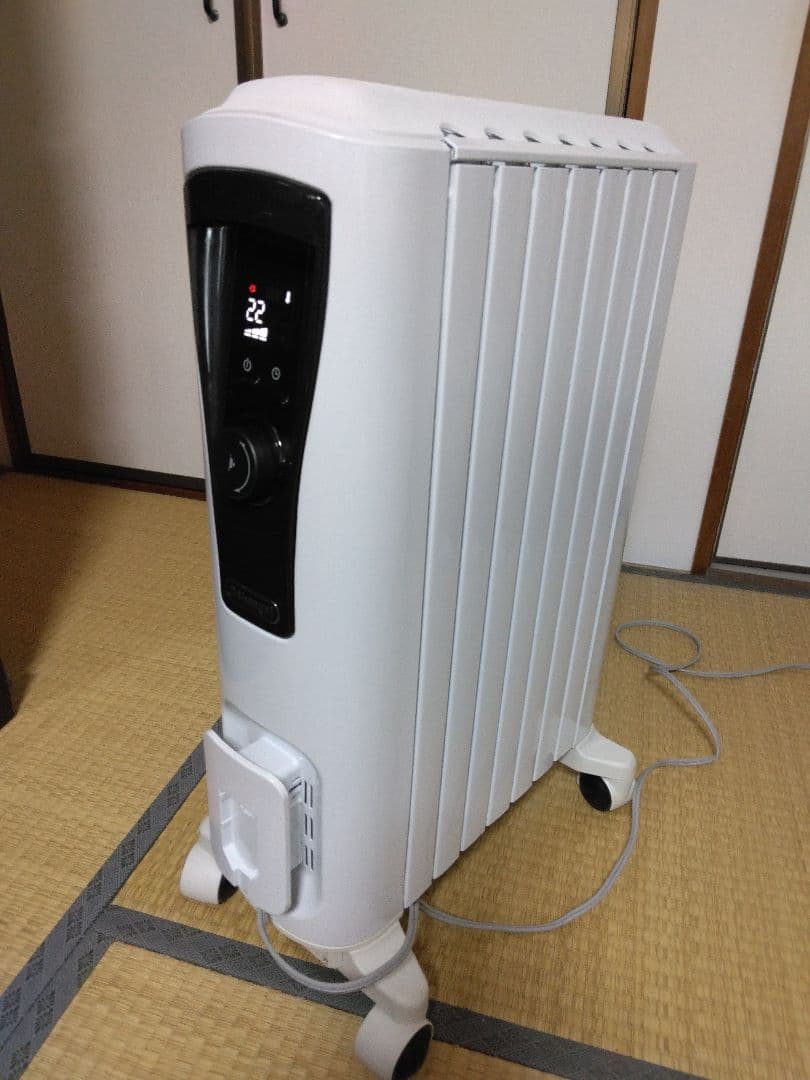 デロンギ ユニカルド オイルヒーター タワー型 10畳用