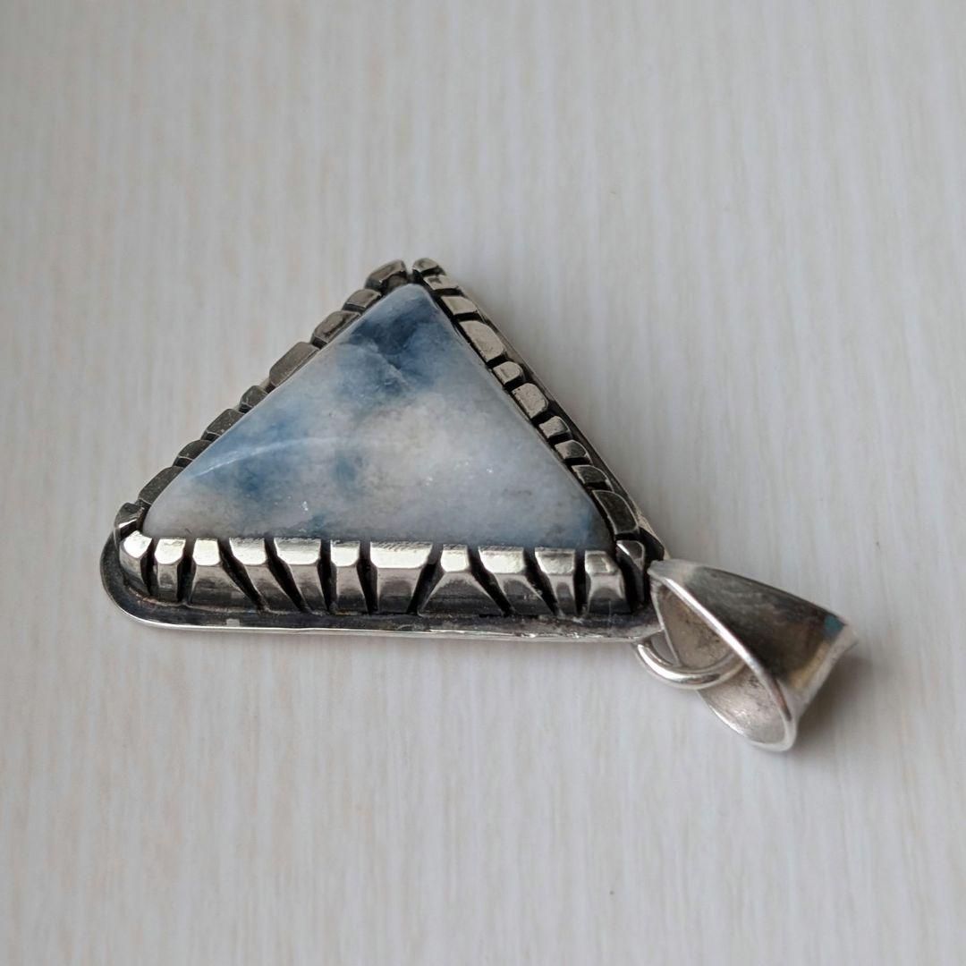 ハンドメイドの入りコン沢　ペンダントトップ　糸魚川翡翠