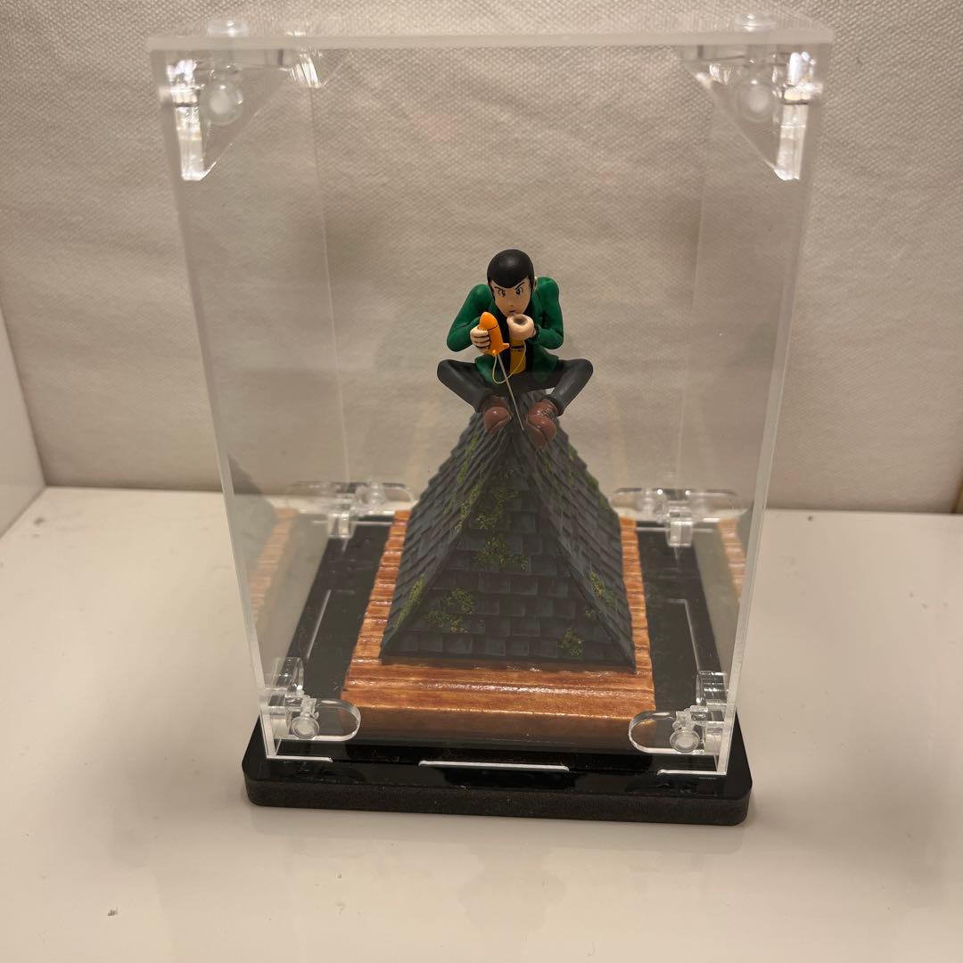 ルパン3世 カリオストロの城 屋根 プラモデル 全塗装 アクリルケース付