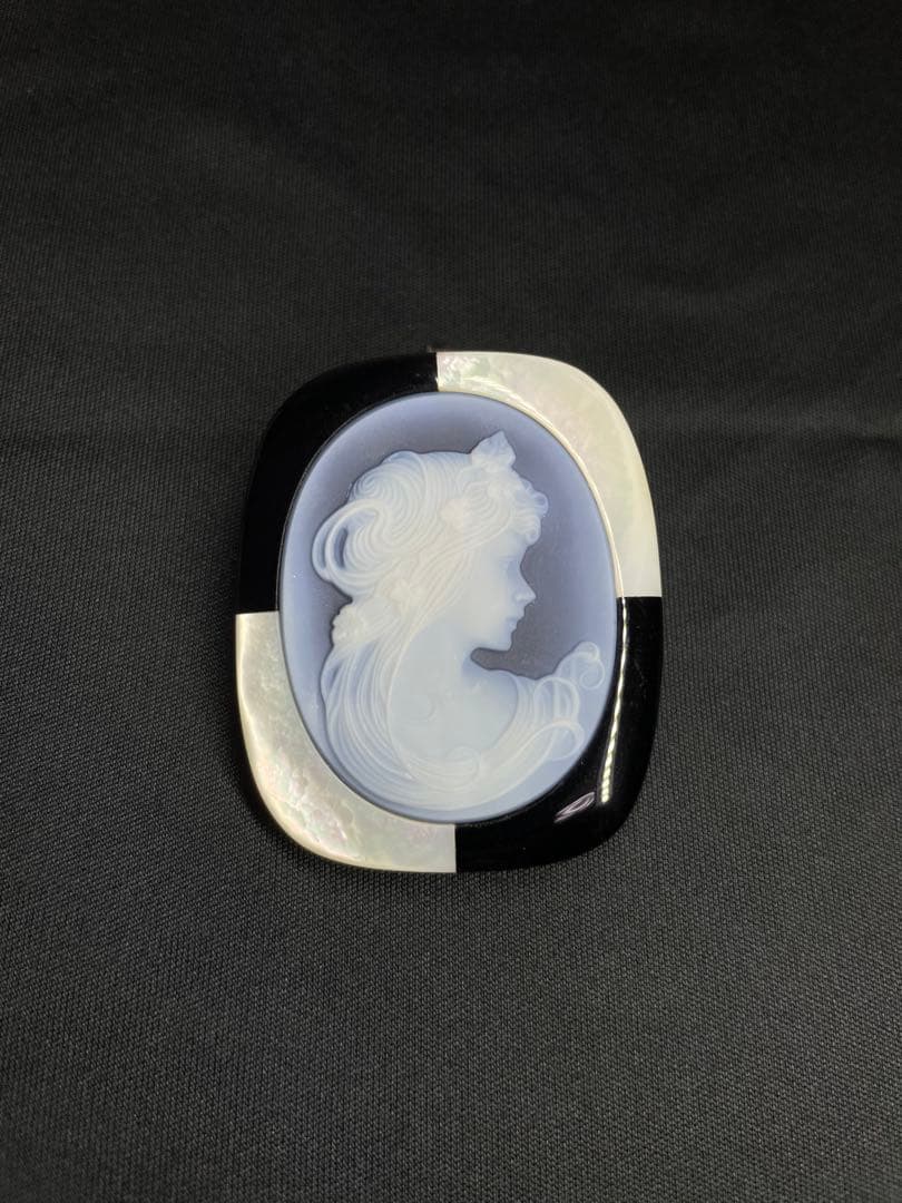 カメオ デザインブローチ　ヴィンテージ
