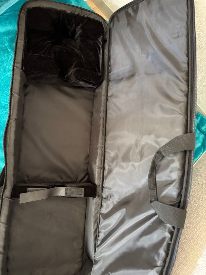 沖縄三線 紫檀棹 本皮1枚張りソフトケース付き