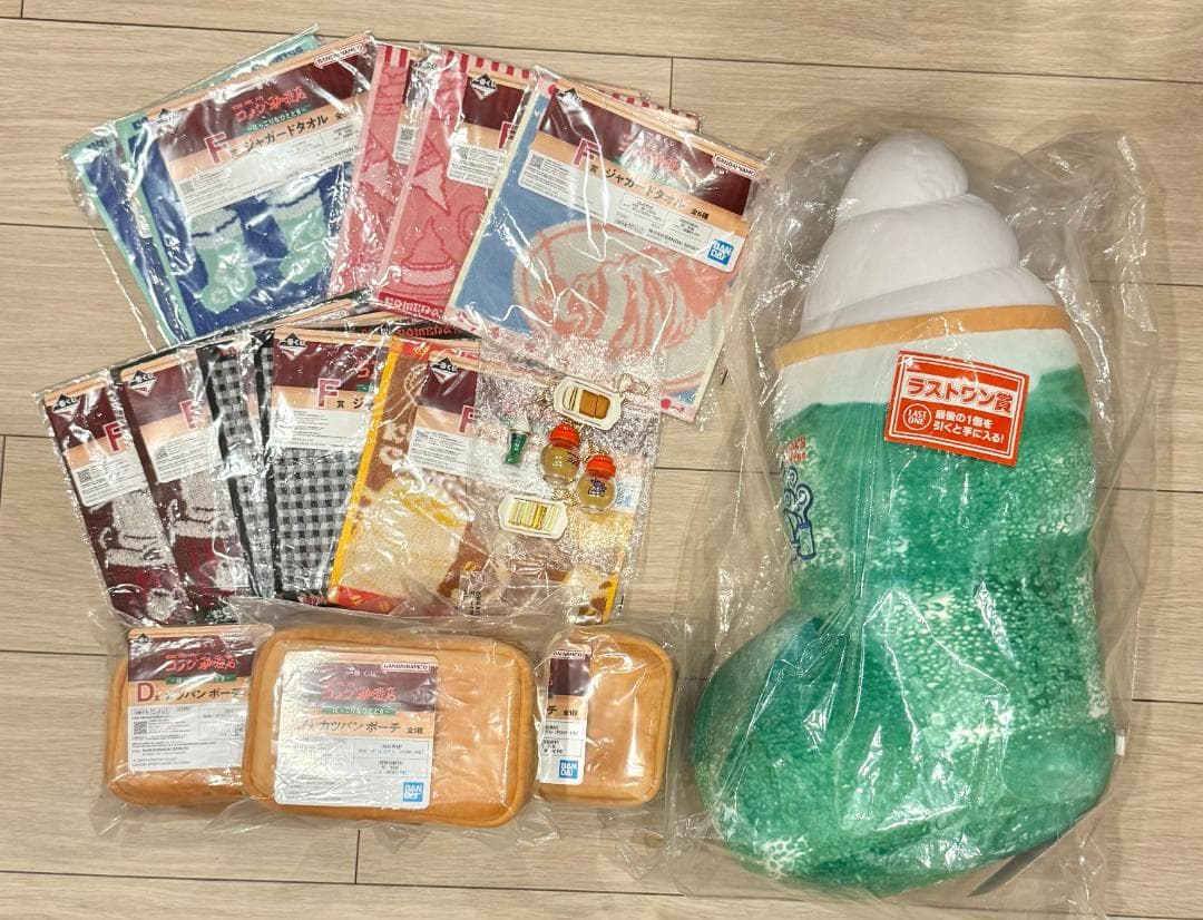 【新品未開封】コメダ珈琲　一番くじ　上位賞セット ラストワン カツパンポーチあり