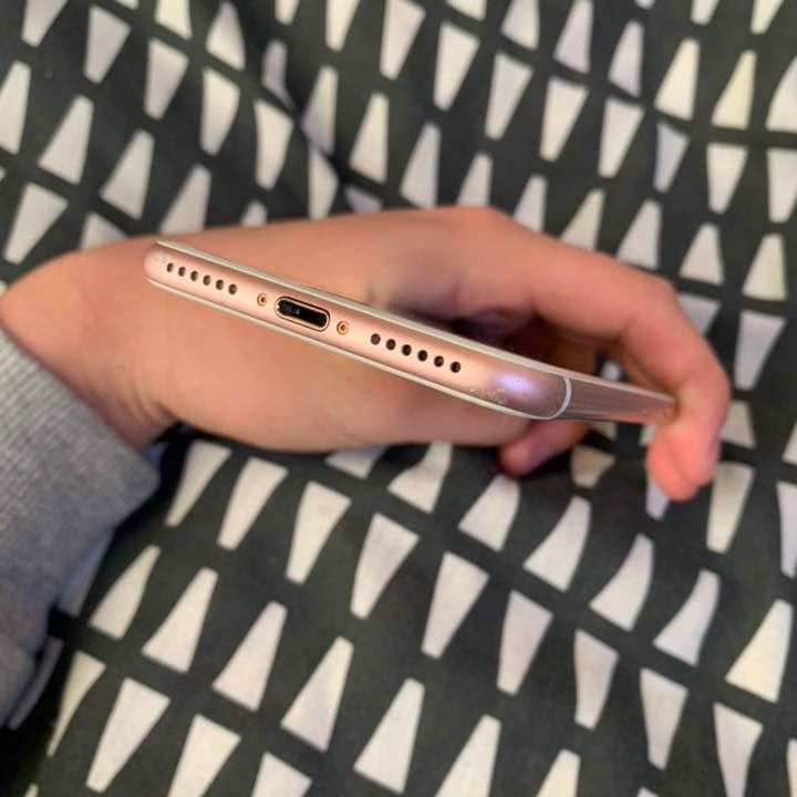 スマートフォン本体 iPhone 7 Rose Gold 128 GB au