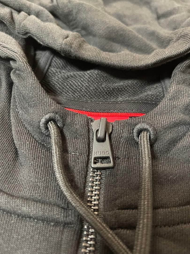 BOSS 新品未使用　メンズジップアップパーカー Size XS