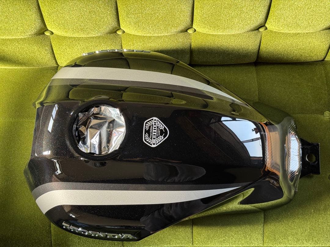 HONDA CB1100EX ファイナルエディション 燃料タンク 1箇所傷有り