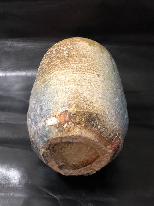 遺品整理◼️骨董収集家だった祖父のコレクションのお宝の特大サイズの壺、壷、花瓶