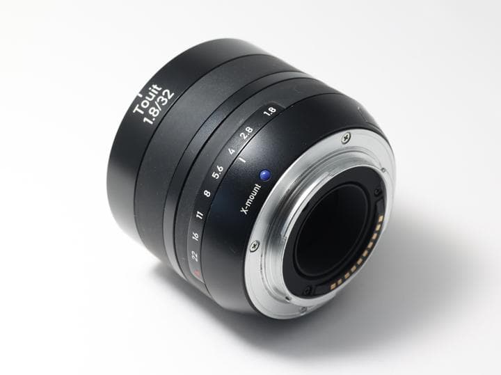 Touit 1.8/32 X-mount 単焦点レンズ　元箱付き