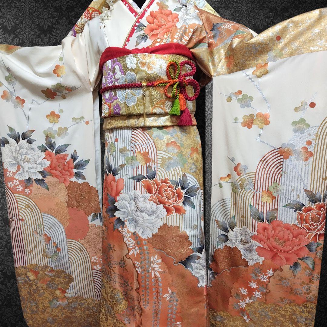 振袖フルセット(7点)・成人式・金銀彩加工・くすみ・白・古典柄・大輪牡丹