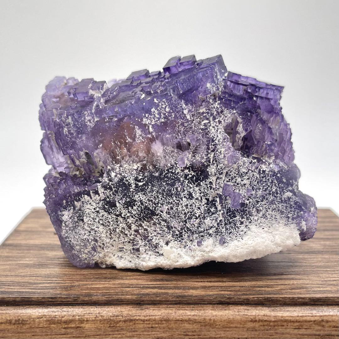 中国 新疆ウイグル自治区産 フローライト 鉱物標本