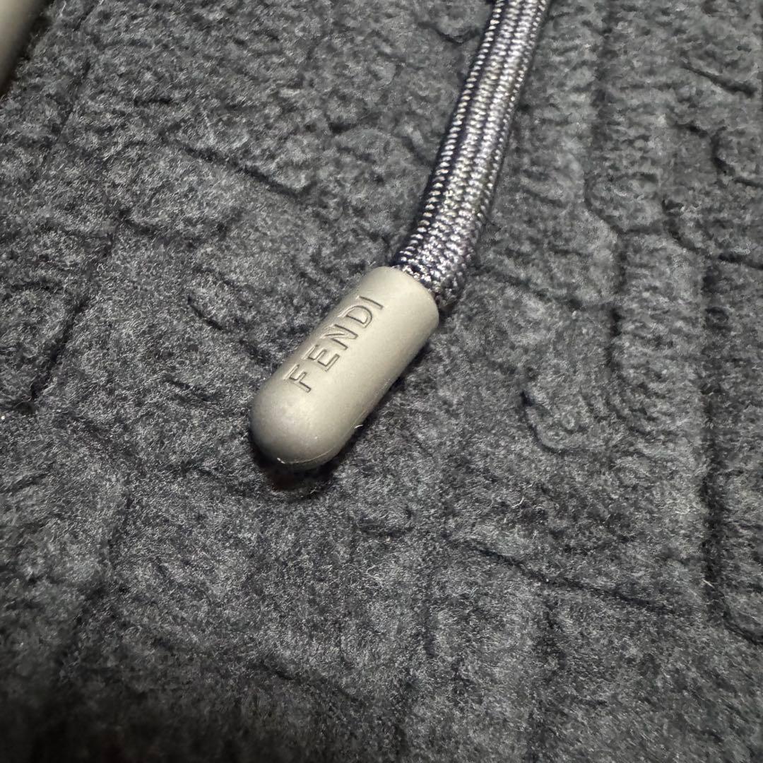 美品！FENDI　ズッカ柄　パーカー　フーディー　プルオーバー　エンボス加工
