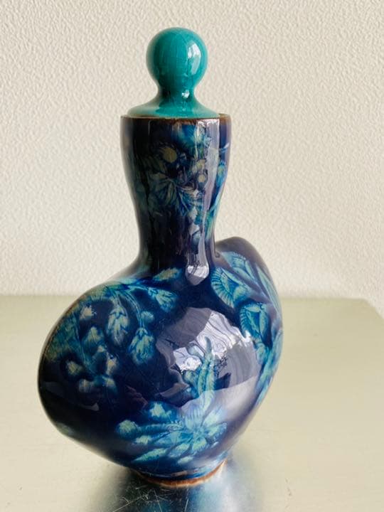 カラフェ　稲積佳谷　うつつ窯　九谷焼　伝説の怪獣柄