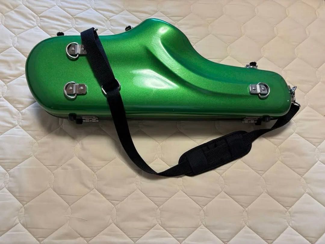 アルトサックス　シャイニーケース　黄緑