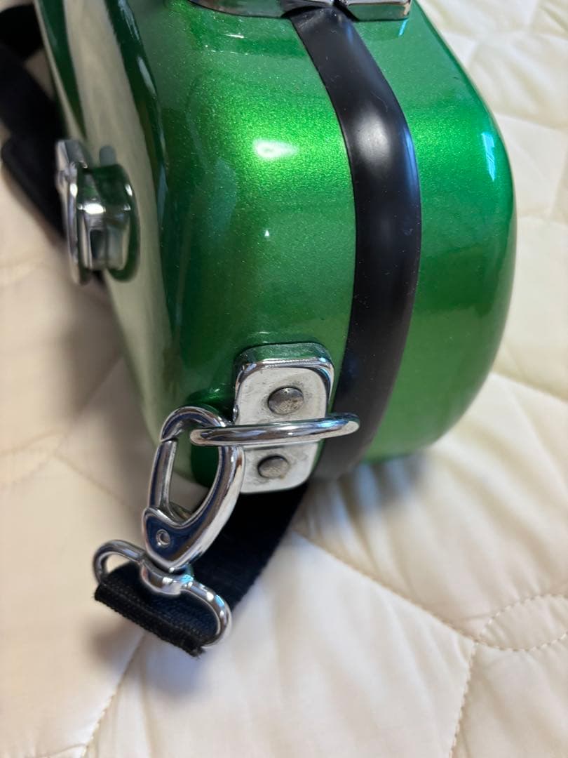 アルトサックス　シャイニーケース　黄緑