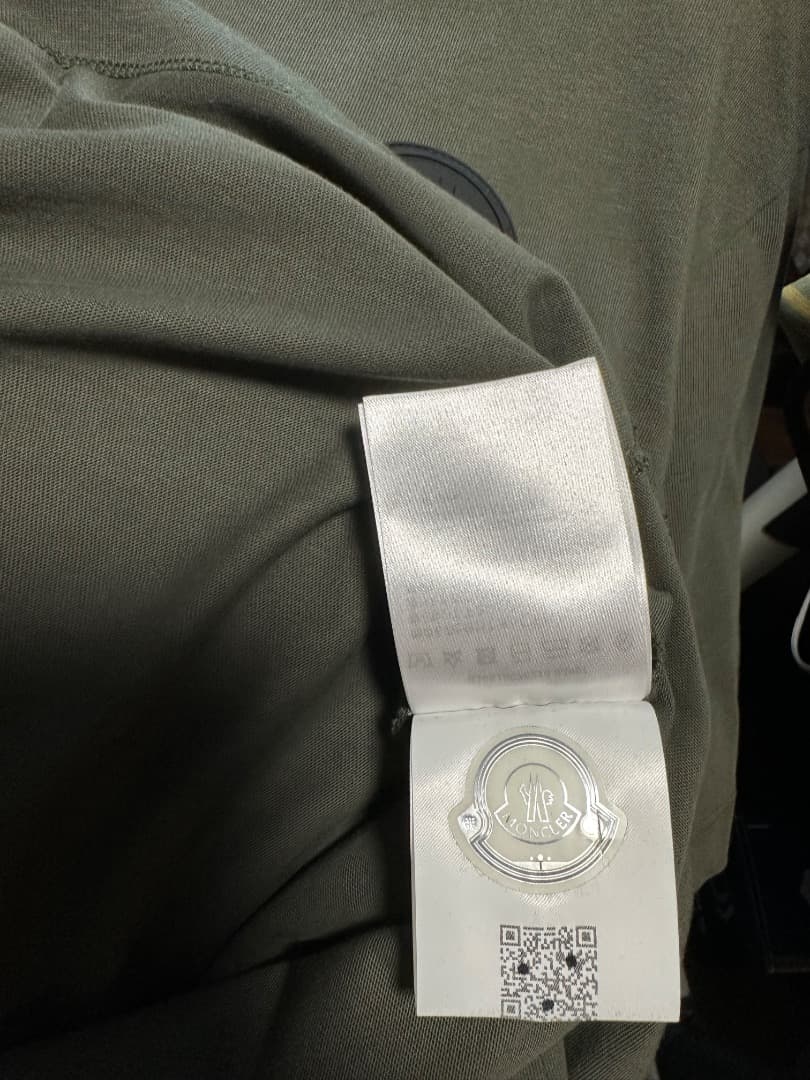 MONCLER オリーブグリーン Tシャツ