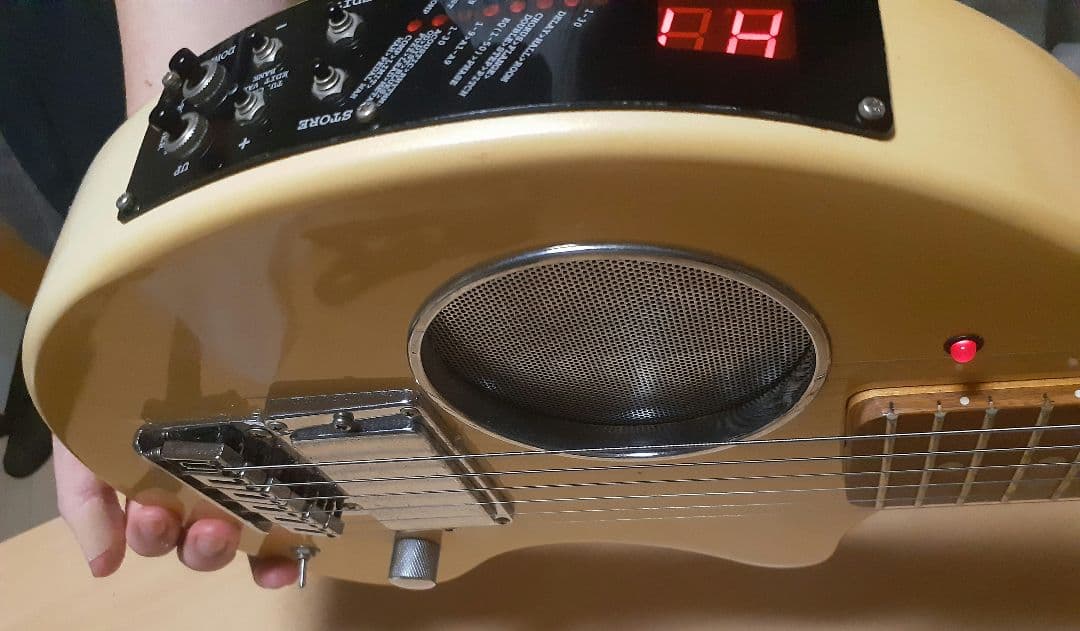 Fernandes フェルナンデス　ZO-3 DIGI-ZO アンプ内蔵ギター