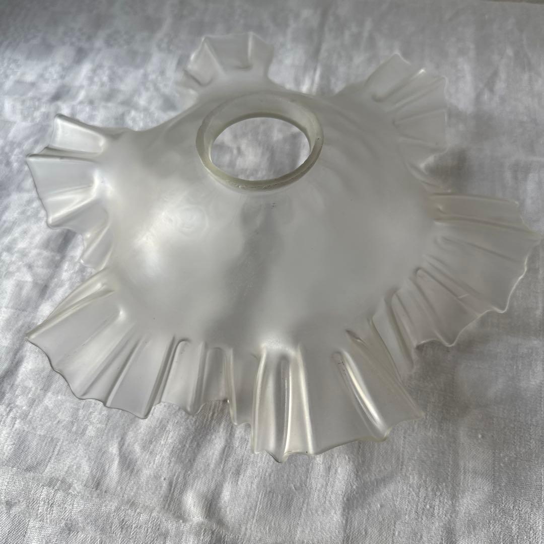 フランスアンティーク　ガラスシェード　フロストガラス　フリルシェード