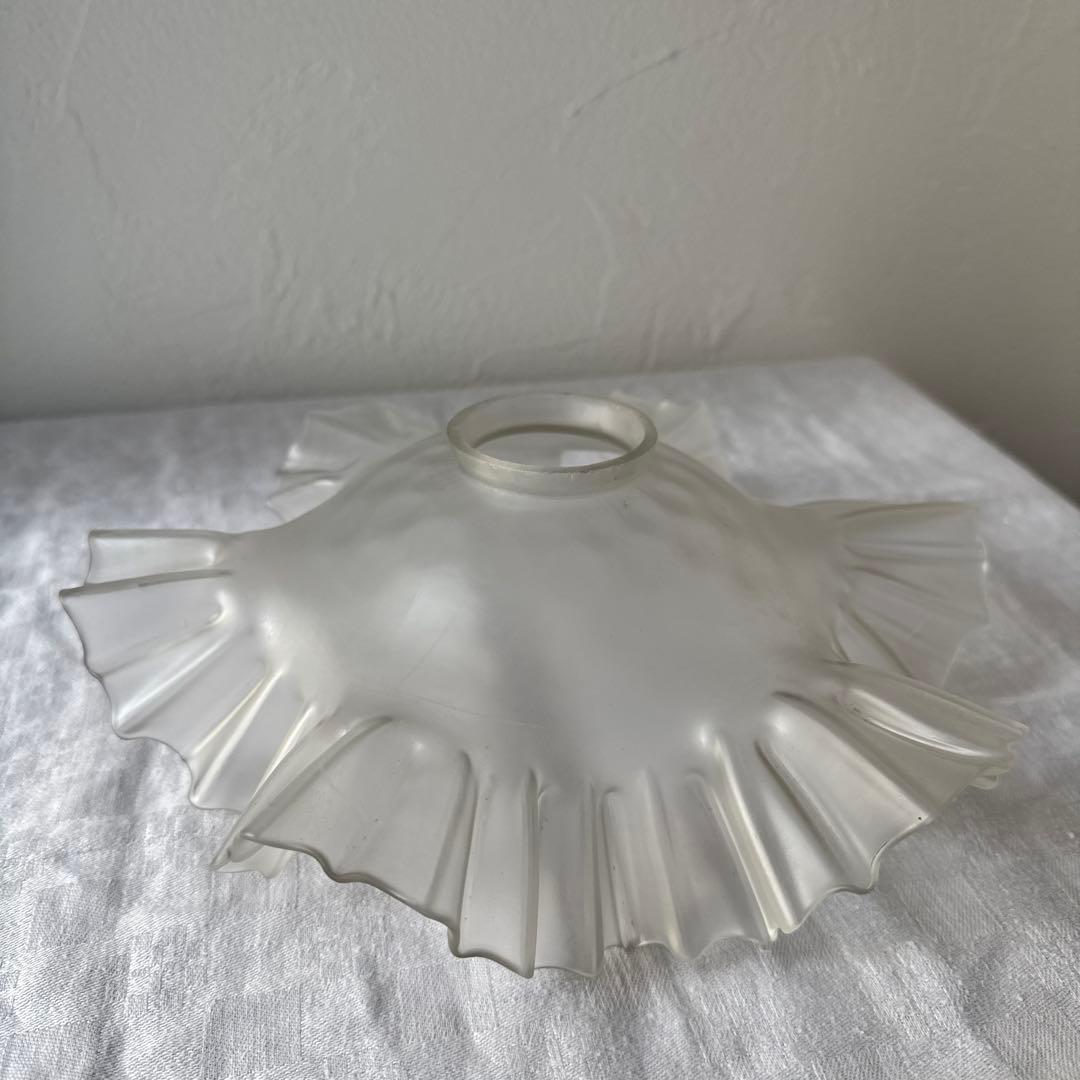 フランスアンティーク　ガラスシェード　フロストガラス　フリルシェード