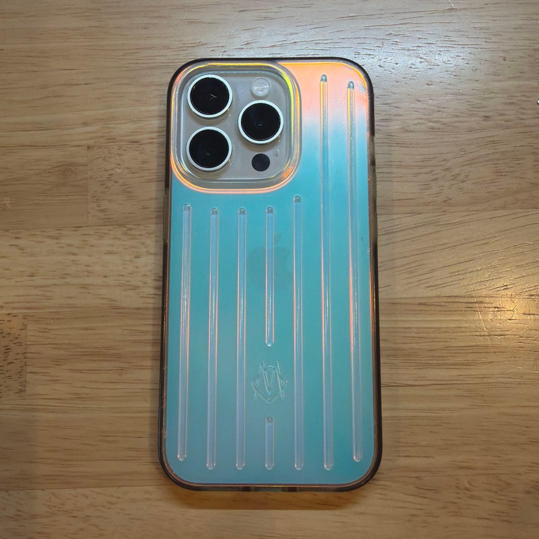 リモア　iPhone15Pro ケース イリディセント