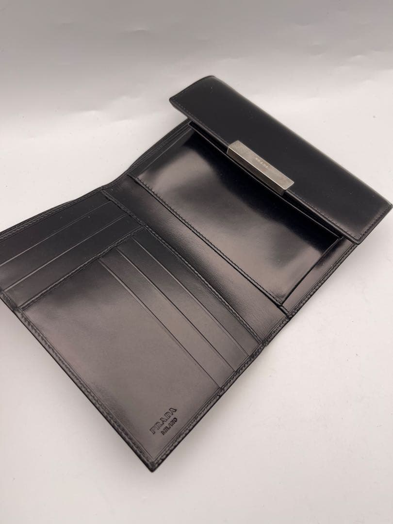 PRADA ブラックレザー 箱付き 未使用品 財布