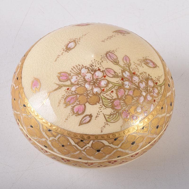 茶道具　薩摩焼　江月窯　新妻守作　白薩摩　金蘭手花文　香合　共箱　V　7611