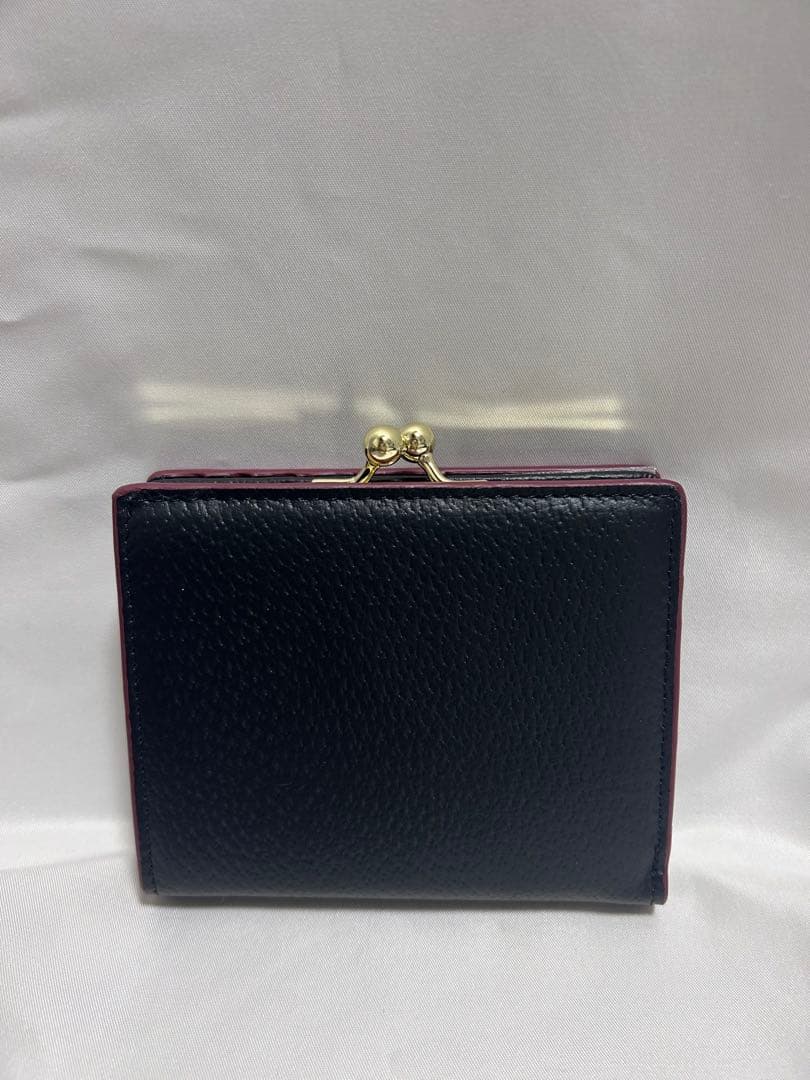 Vivienne Westwood黒いレザー二つ折り財布