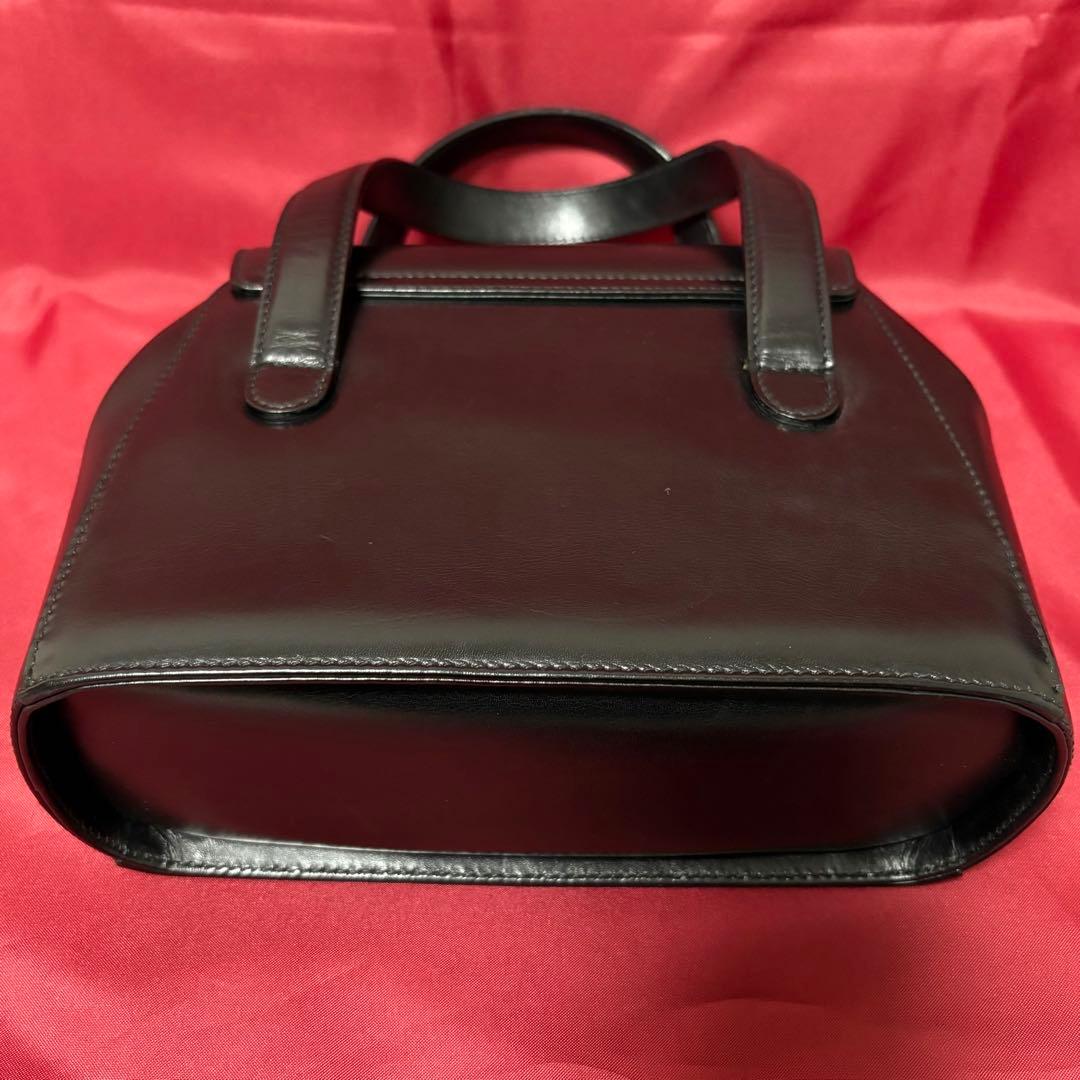 サルバトーレフェラガモ　2way ガンチーニ　ショルダーバッグ　レザー