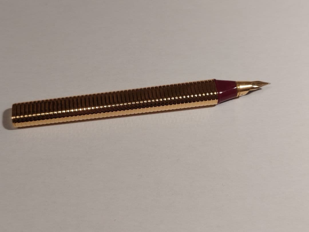 カルティエ　万年筆　Cartier Les Must ゴールド