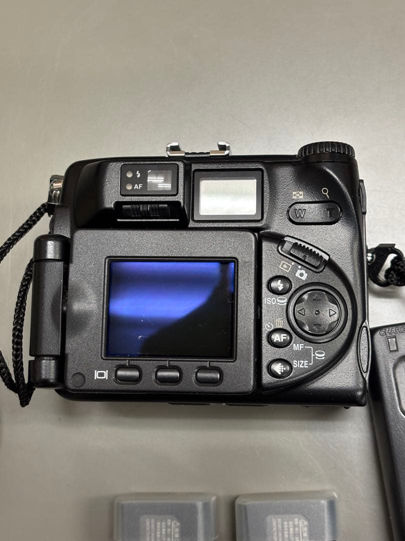 ニコンCOOLPIX 5000コンパクトデジタルカメラ バッテリ ワイコンUSB